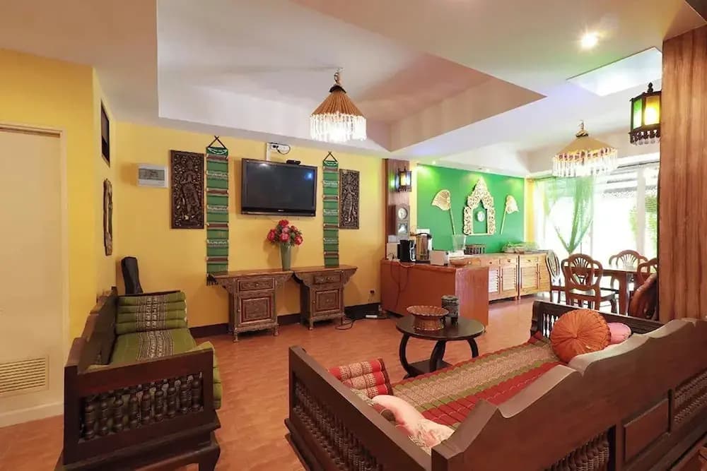Lm Hostel - photo 2