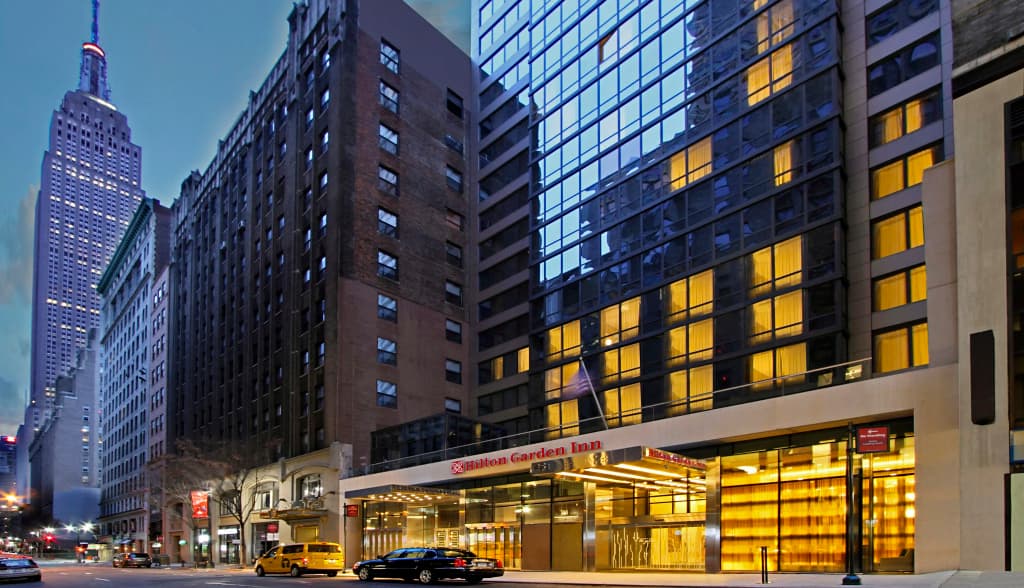 Hilton Garden Inn New York/Midtown Park Ave - photo 1