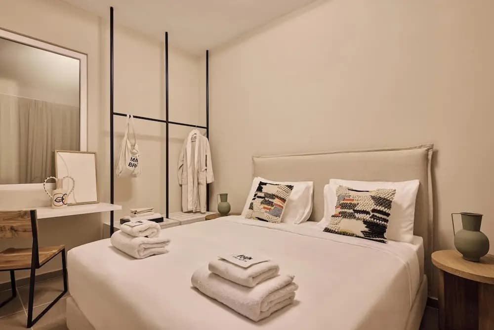 Finders Akadimias Suites - photo 1