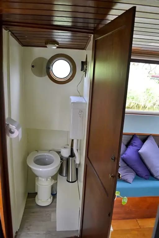 Floating B&B Amsterdam - photo 5