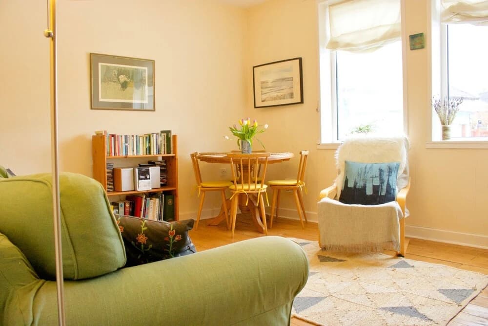 1 Bedroom Private Garden Flat - photo 8