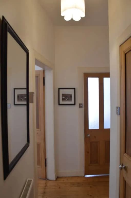 2 Bedroom Flat Near Leith Walk - photo 7