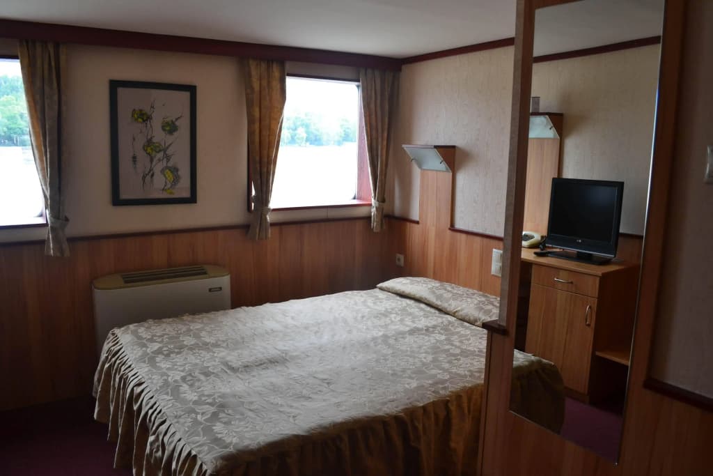 Fortuna Boat Hotel - photo 6