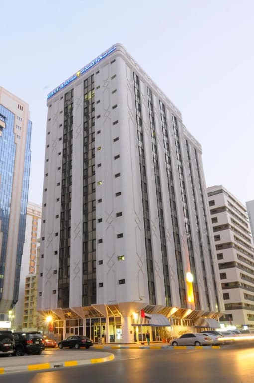 Emirates Plaza Hotel - photo 1