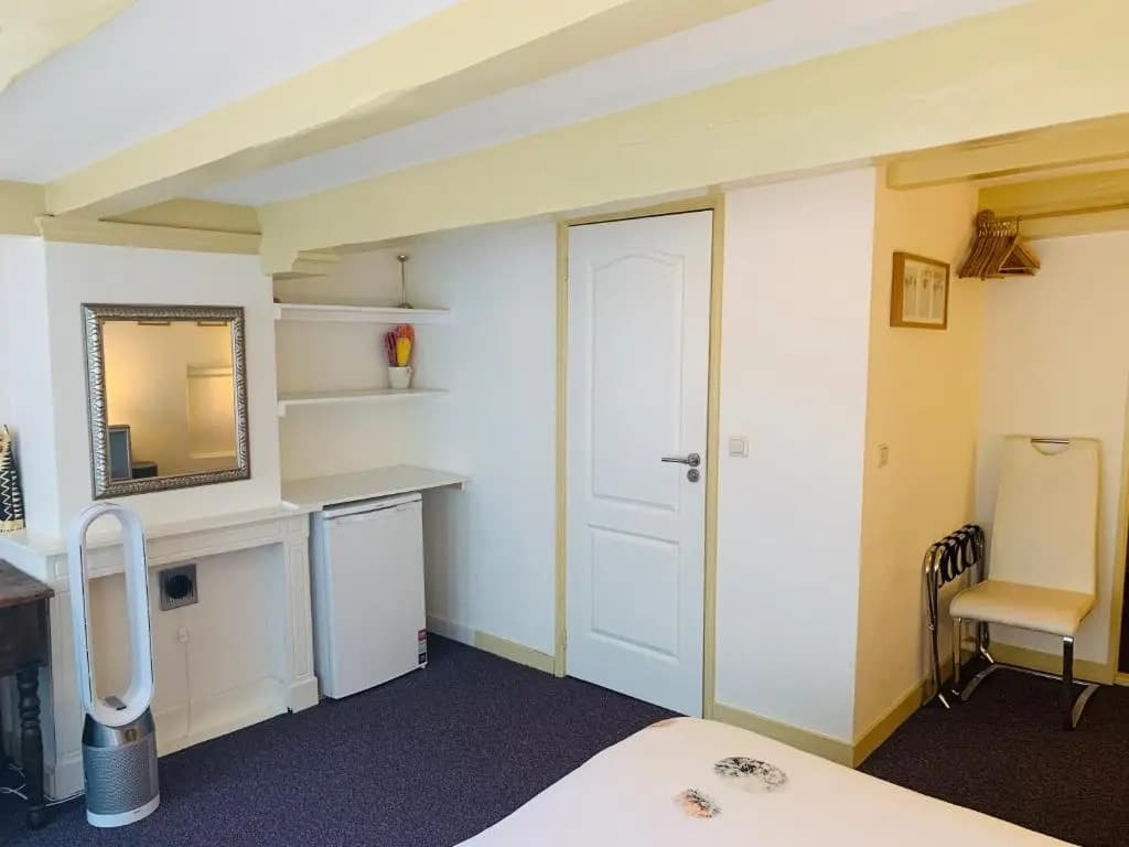 Amsterdam Central Guest House - photo 4