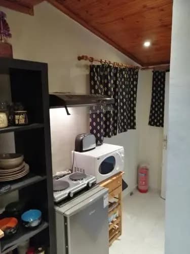 Top Floor Studio Near Metro - photo 17