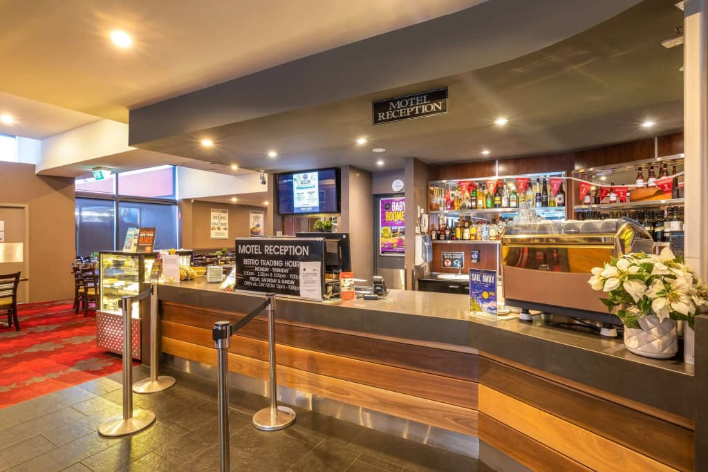 Nightcap at Keysborough Hotel - photo 16