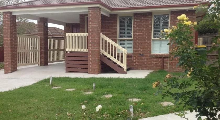 Yarra Glen Racecourse Apartments - photo 10