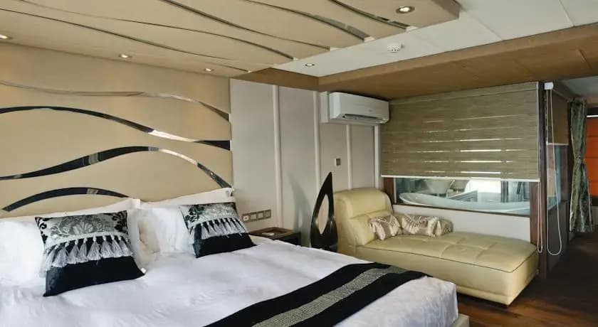 Maldives Crown - photo 1
