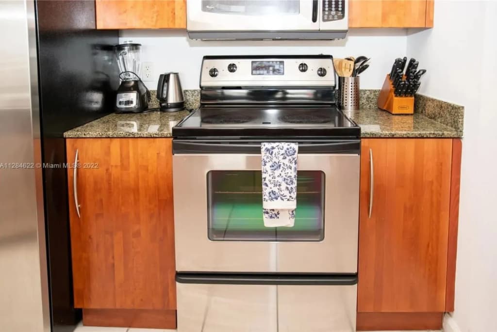 Modern Brickell Condo With Amazing Bay Views - photo 22