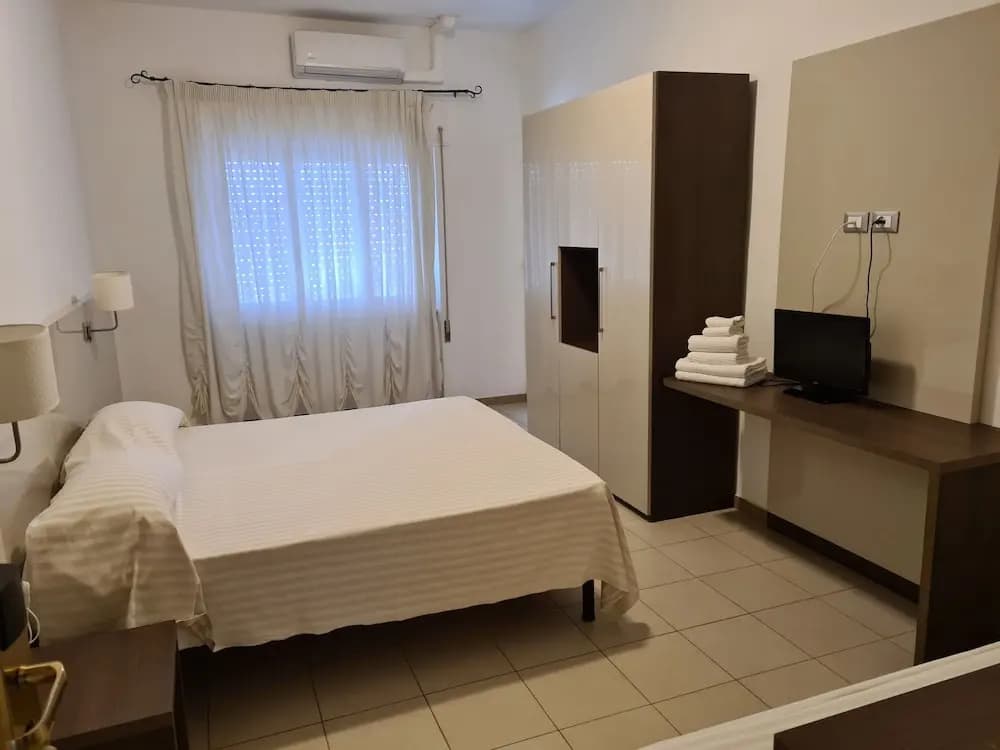 Hotel Grand Majestic - photo 3