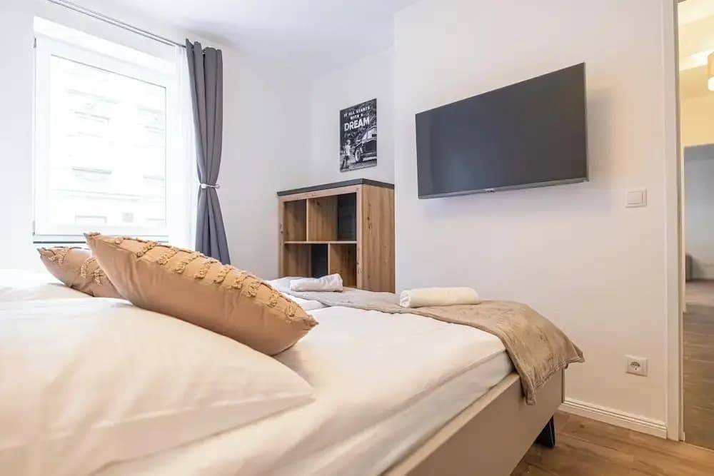 Modern 1BR 1LR Apt Donaustadt Area - photo 7