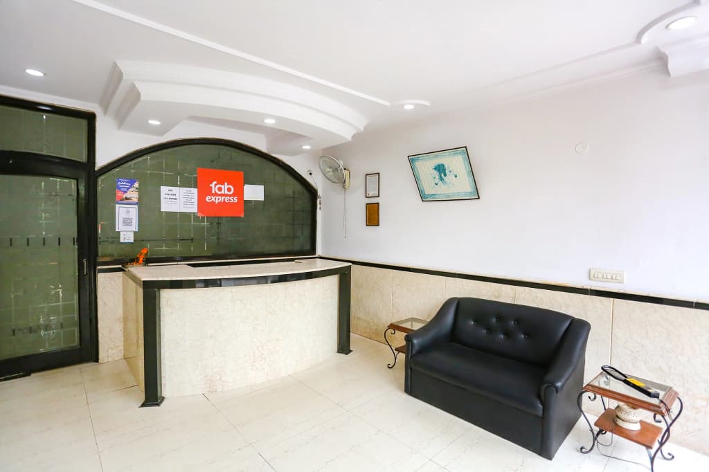 FabExpress Lloyd House - photo 19
