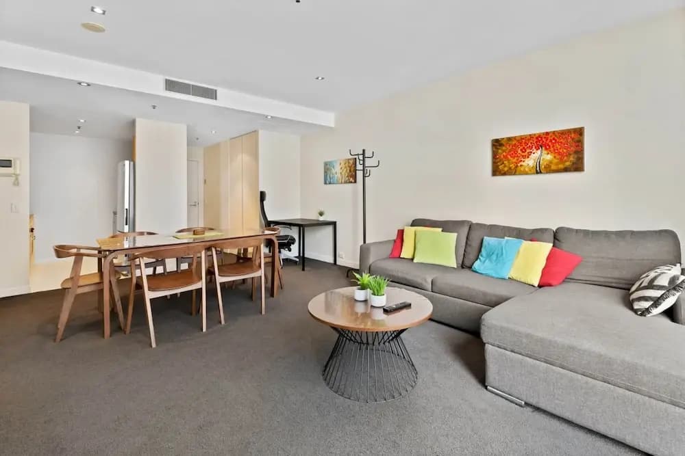 Spacious Melbourne CBD 2-bed Close to Everything - photo 5