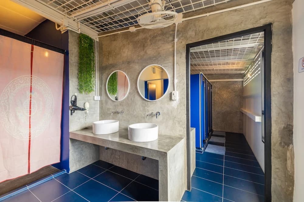 Marco Polo Phuket Poshtel - photo 9