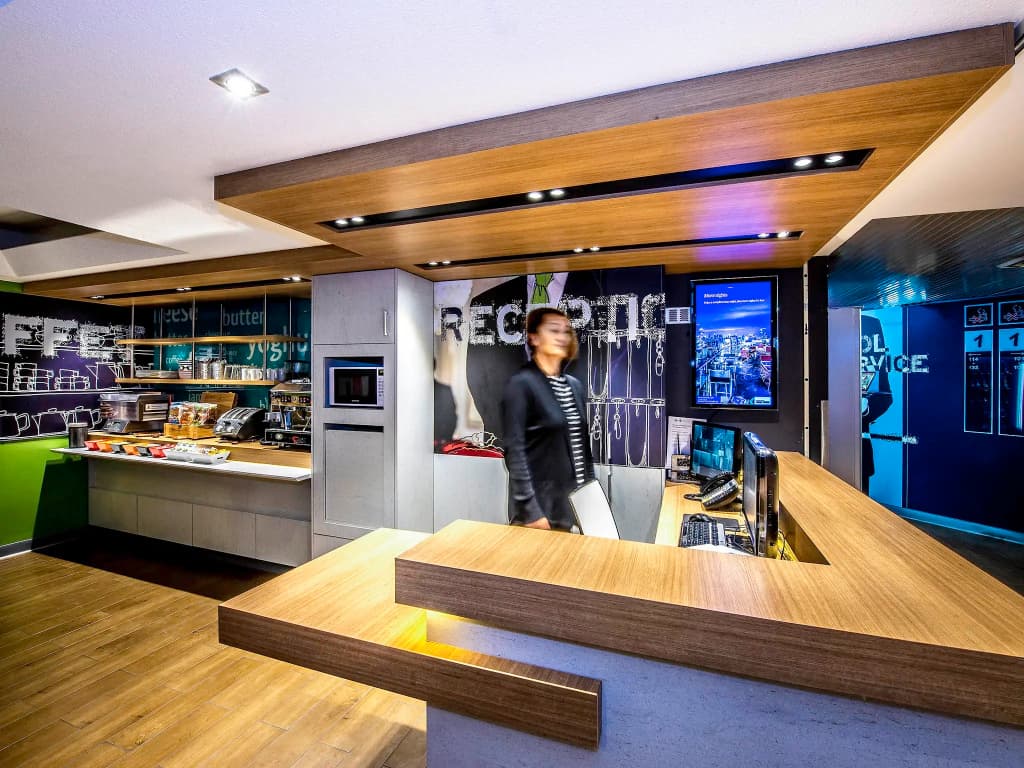 ibis budget Enfield - photo 11