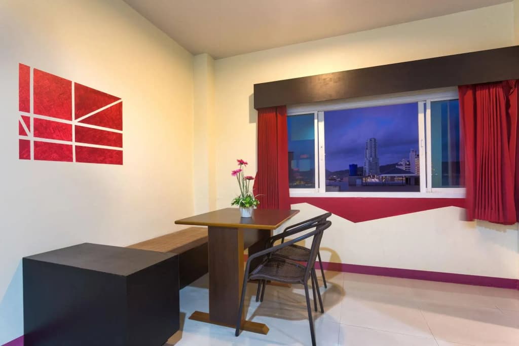 Lavender Patong Hotel - photo 5