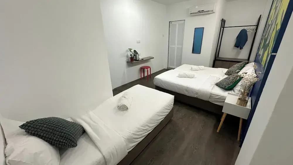 Traveller Ark Hotel & Bunks - photo 17
