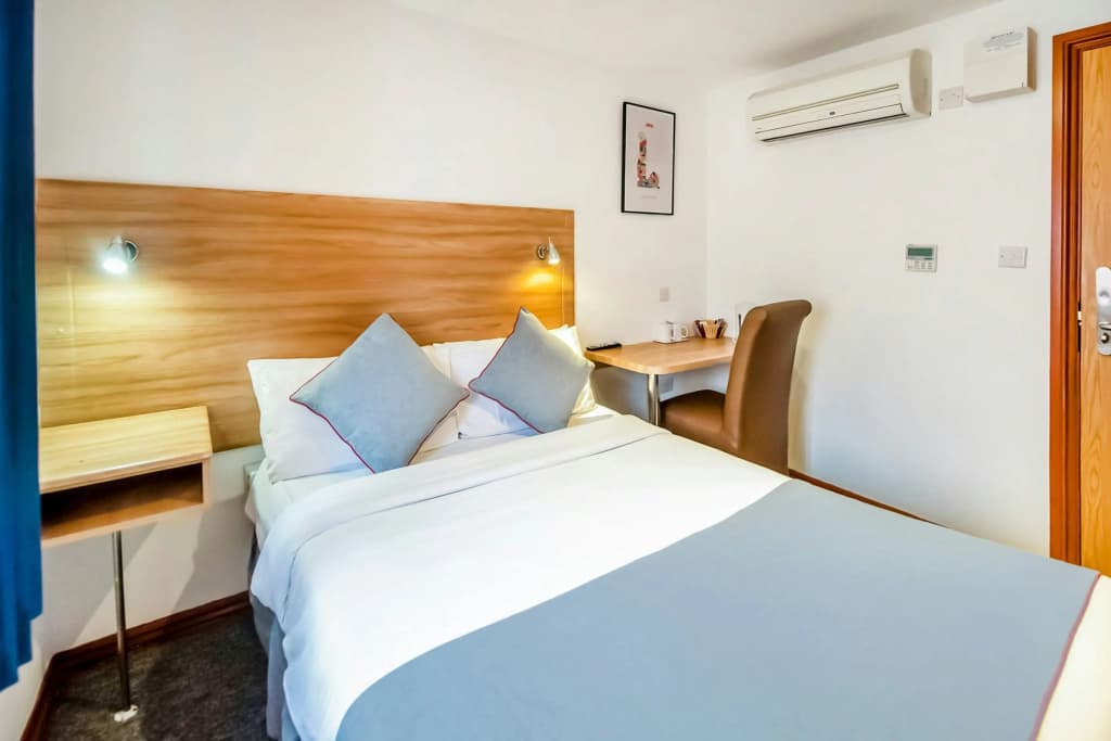 Arinza Hotel, London Ilford - photo 5