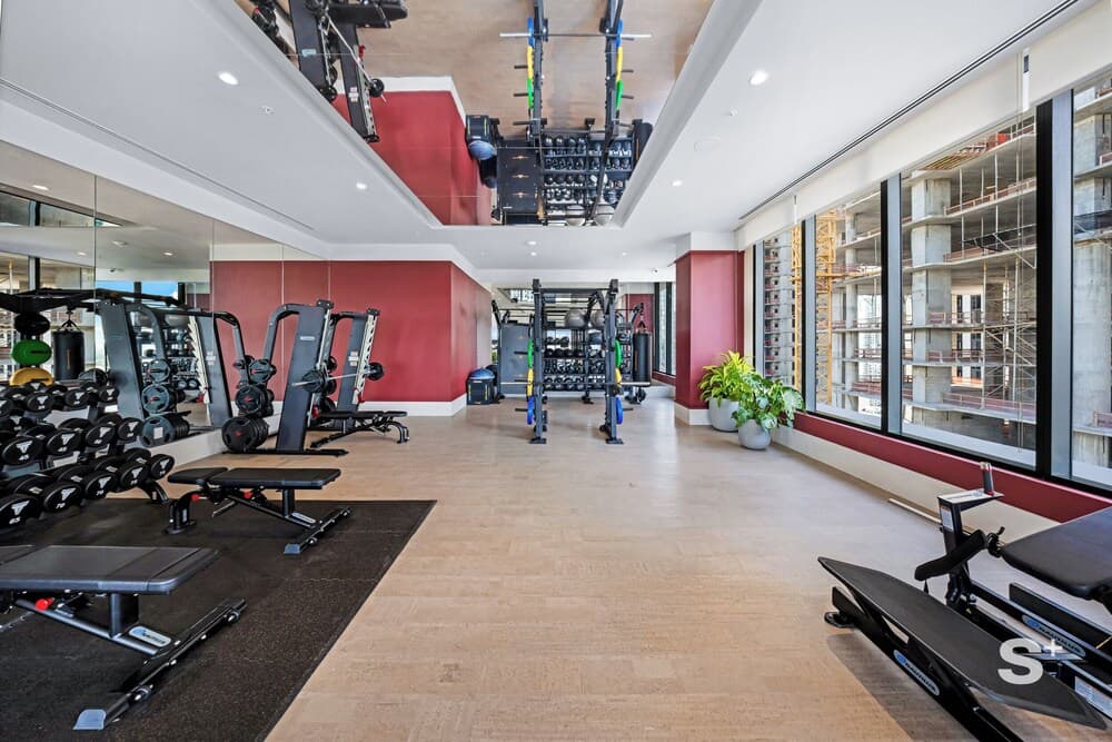 Modern Condo in DTW Miami - Gym & Pool - photo 22