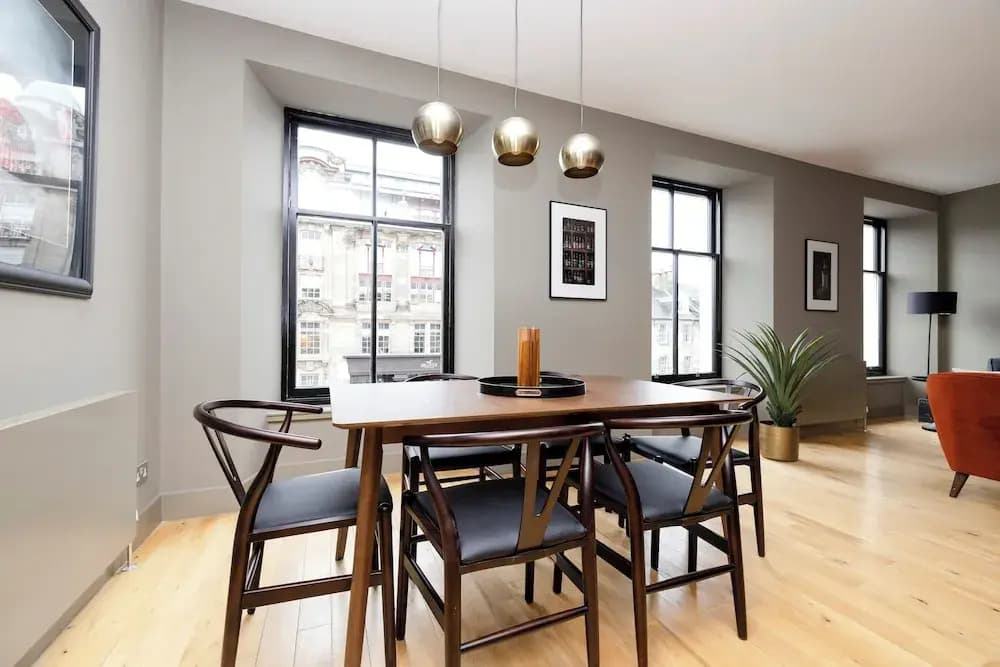 Stylish 2-bed flat in New Town - photo 20