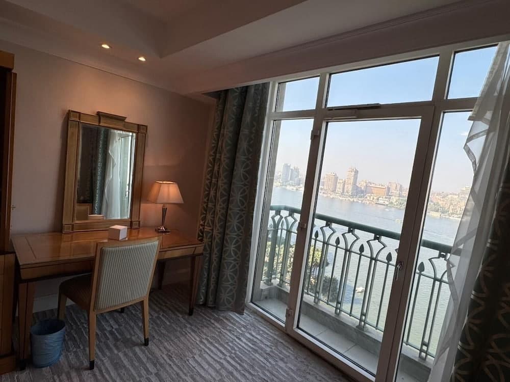 Premium SA at 4 Seasons Hotel - photo 16