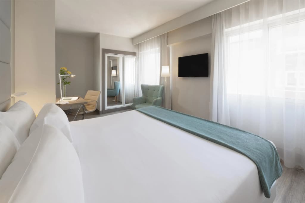 NH Madrid Zurbano - photo 28