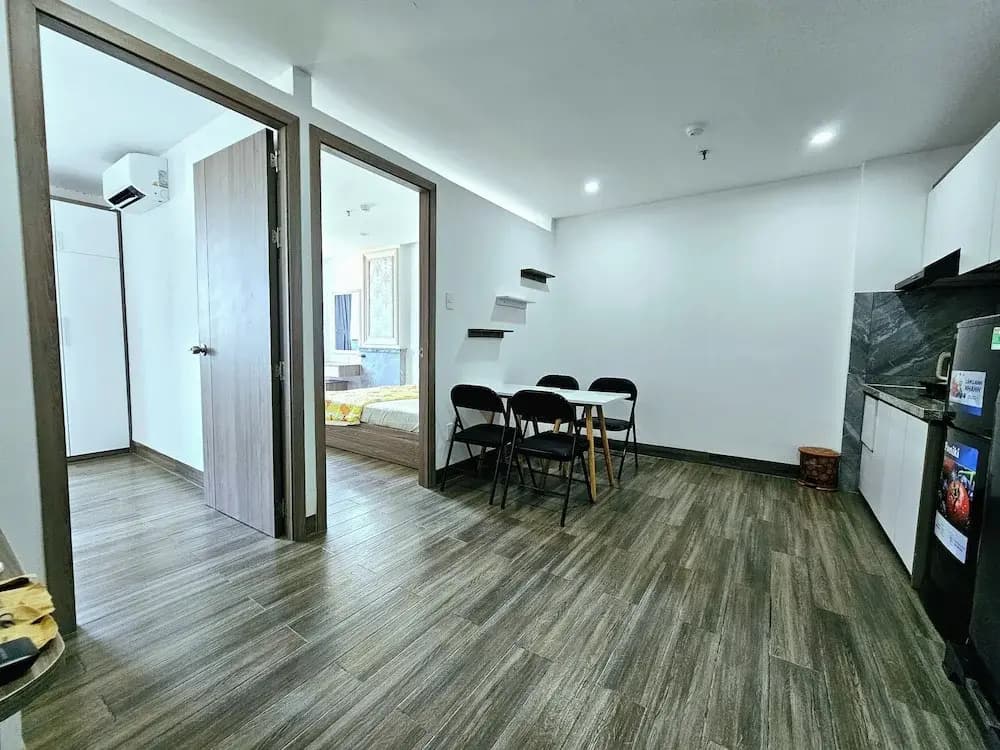 Royal Hotel & Apartment - photo 2