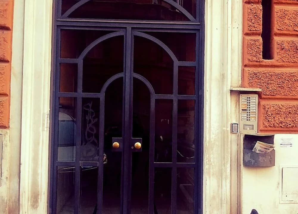 Roman Place - photo 1