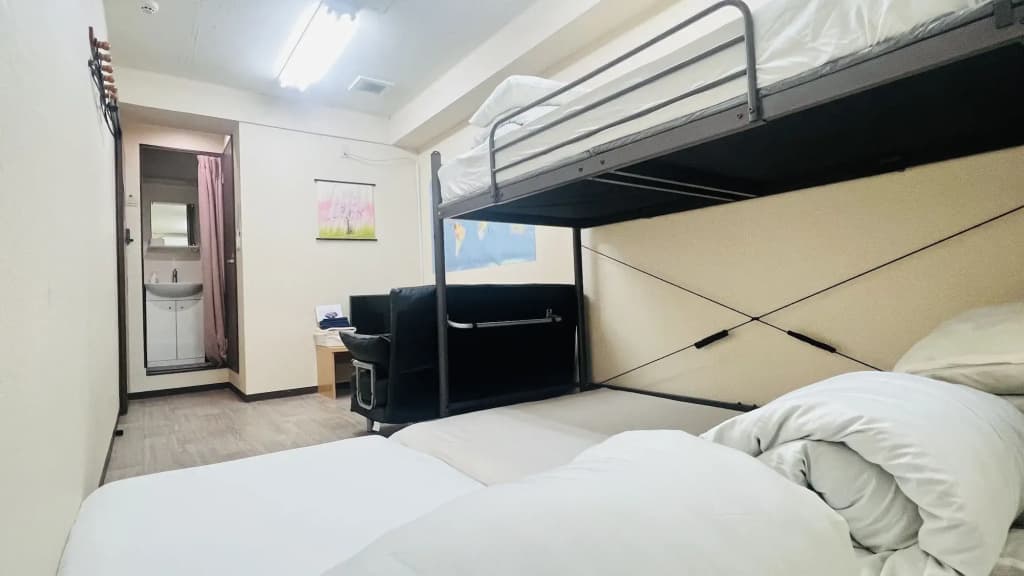 GUEST HOUSE B's Five II - Hostel - photo 21