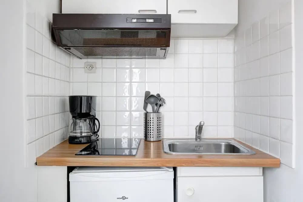 Stylish 1BR in Le Marais District - photo 14