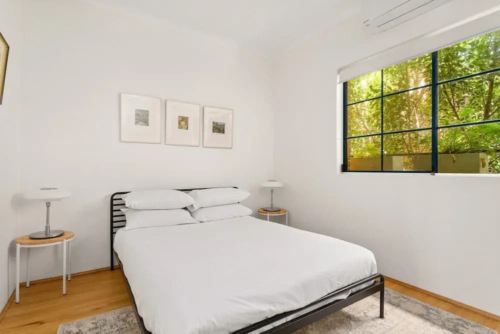 Spacious 2-bed Townhouse With a Lush Courtyard - photo 3