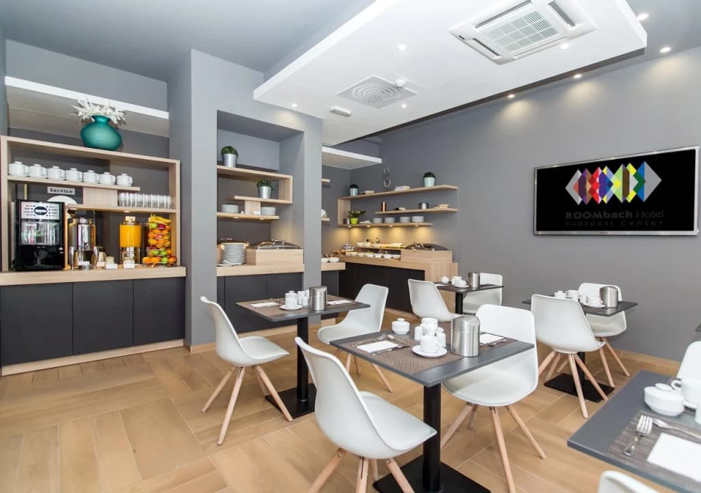 Roombach Hotel Budapest Center - photo 15
