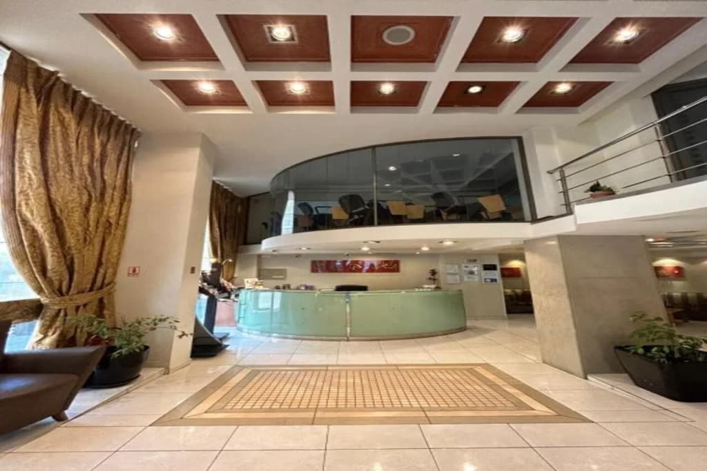 Golden City Hotel - photo 2