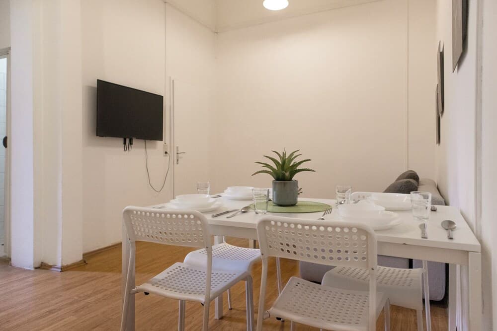 Urban Haven 1BR With 1LR Downtown - photo 11