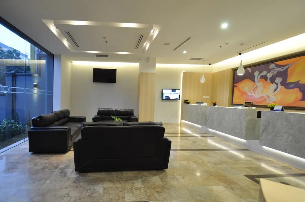 Dreamtel Jakarta - photo 2