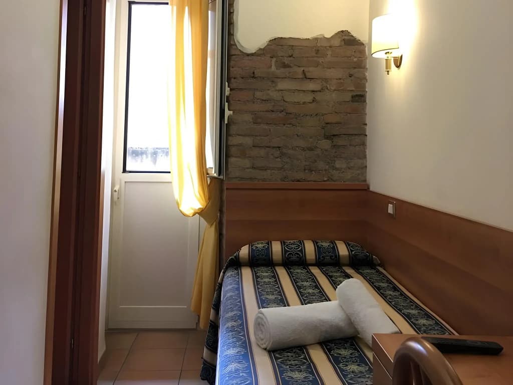 Hotel Bolognese - photo 4