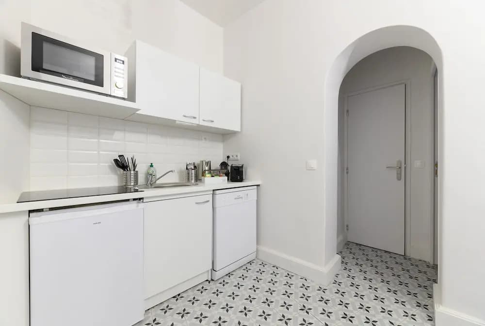 Daumier - New 2 Bdrs Flat near la Seine - photo 12