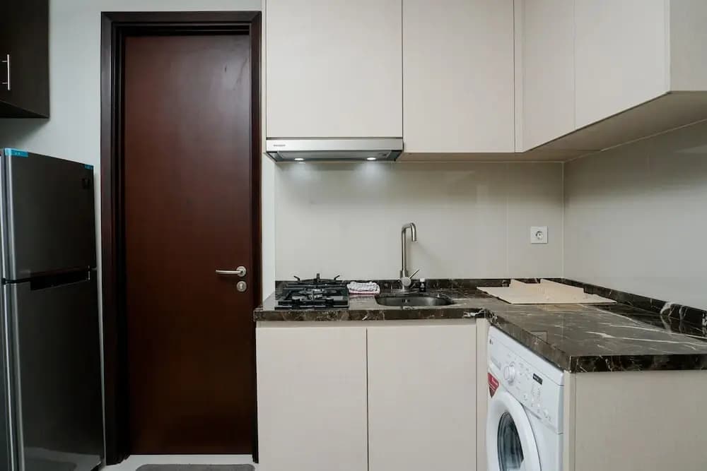 Deluxe Puri Mansion 1br Apartment with Sofa Bed - photo 12