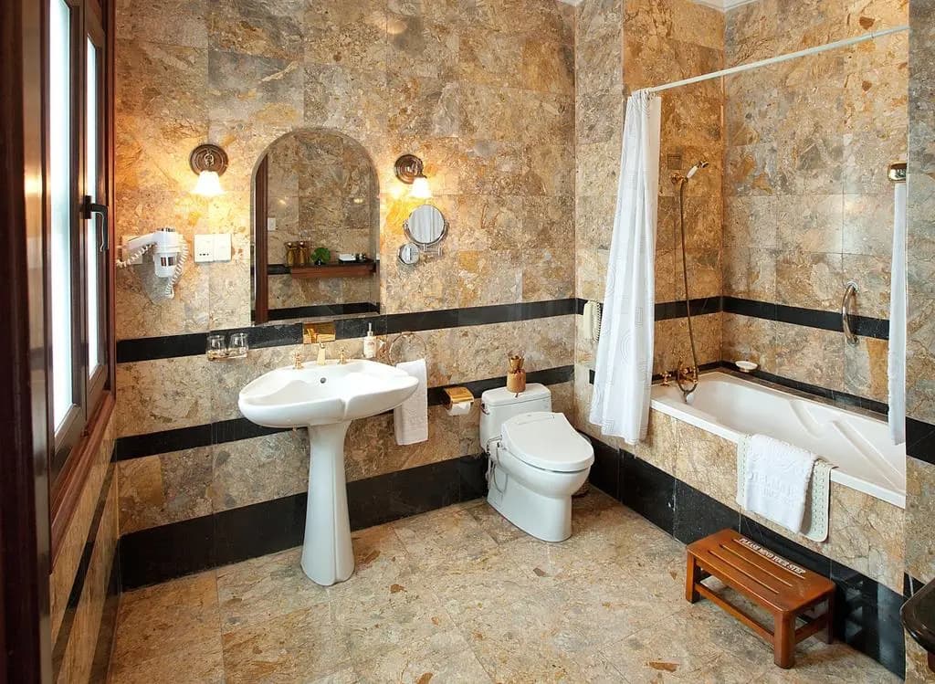Hotel Majestic Saigon - photo 9
