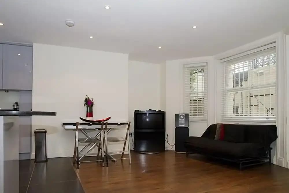 Comeragh Road Apartment - photo 9