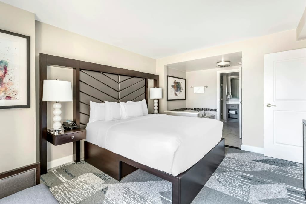 Hilton Grand Vacations Club on the Las Vegas Strip - photo 6