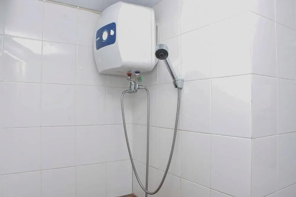 Good Choice Studio at Green Pramuka Apartment near Shopping Center - photo 6