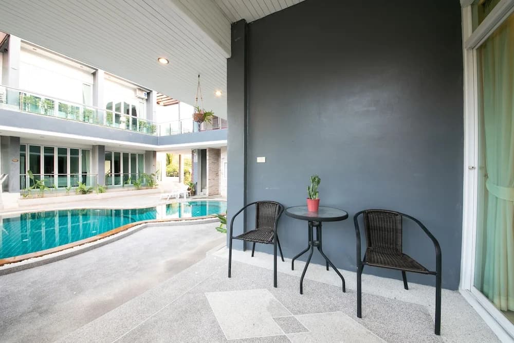 The Ananas Serviced Apartments - photo 12