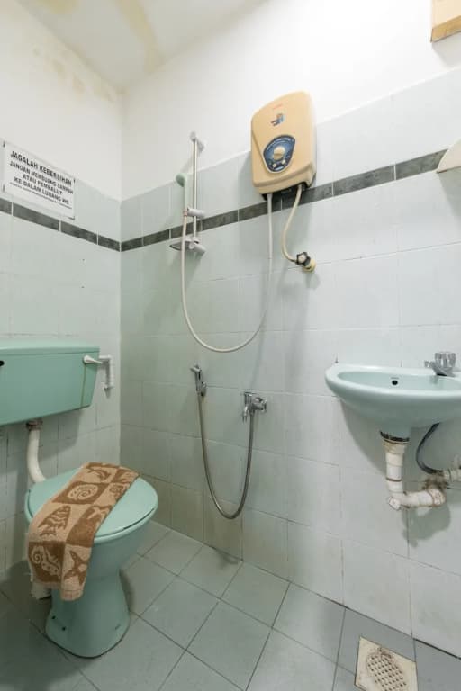 OYO 1090 Hollitel Hotel Melaka - photo 21