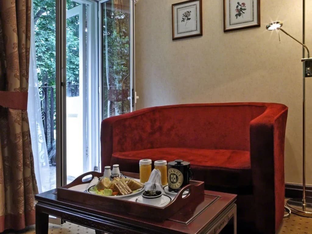 Rochester Hotel by Blue Orchid - photo 3
