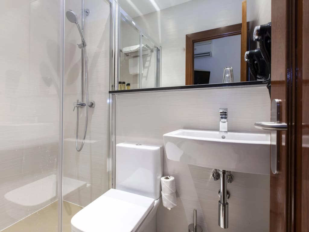 Hostal Castilla I - Atocha - photo 19