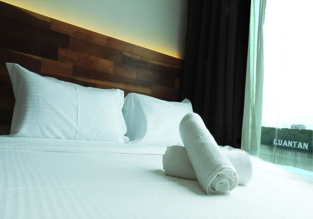 The Riverbank Hotel - photo 5