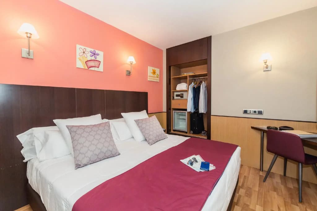 Ronda Lesseps Hotel  - photo 5