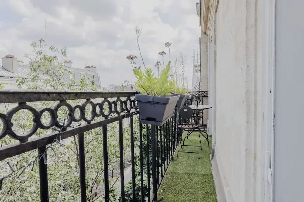 Apartment in Montmartre With 1 Room - photo 10